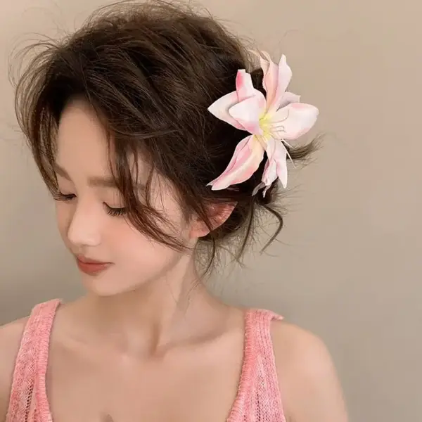 Haarspange Damen mit großer Lilienblüte als Haarschmuck – Bild 3