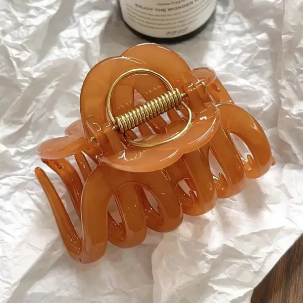 Große Haarklammer Damen in Weinrot mit goldfarbenem Ring – Bild 4